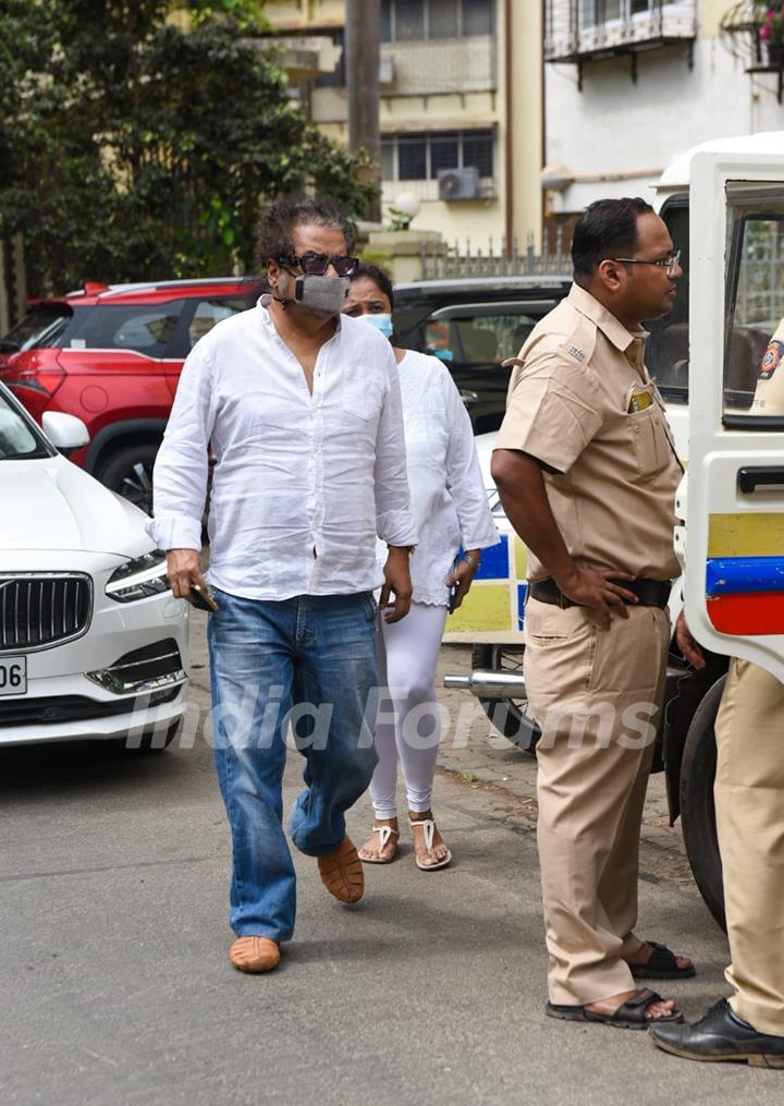 Hariharan arrives to pay his condolences to KK's family 