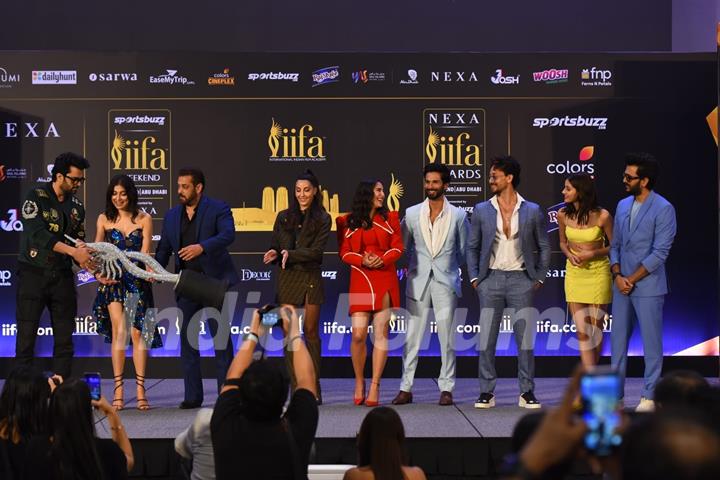 Salman Khan, Shahid Kapoor, Ananya Pandey, Riteish Deshmukh, Manish Paul, Nora Fatehi, Divya Khosla Kumar, Tiger Shroff, Sara Ali Khan poses to paparazzi at IIFA awards press conference in Abu Dhabi