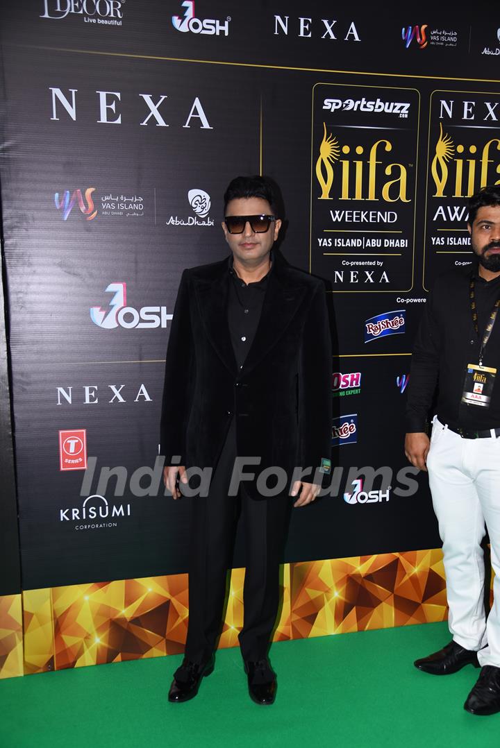 Bhushan Kumar poses on the green carpet of IIFA awards 2022 