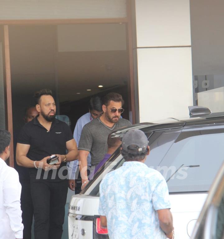 Salman Khan spotted at the airport 