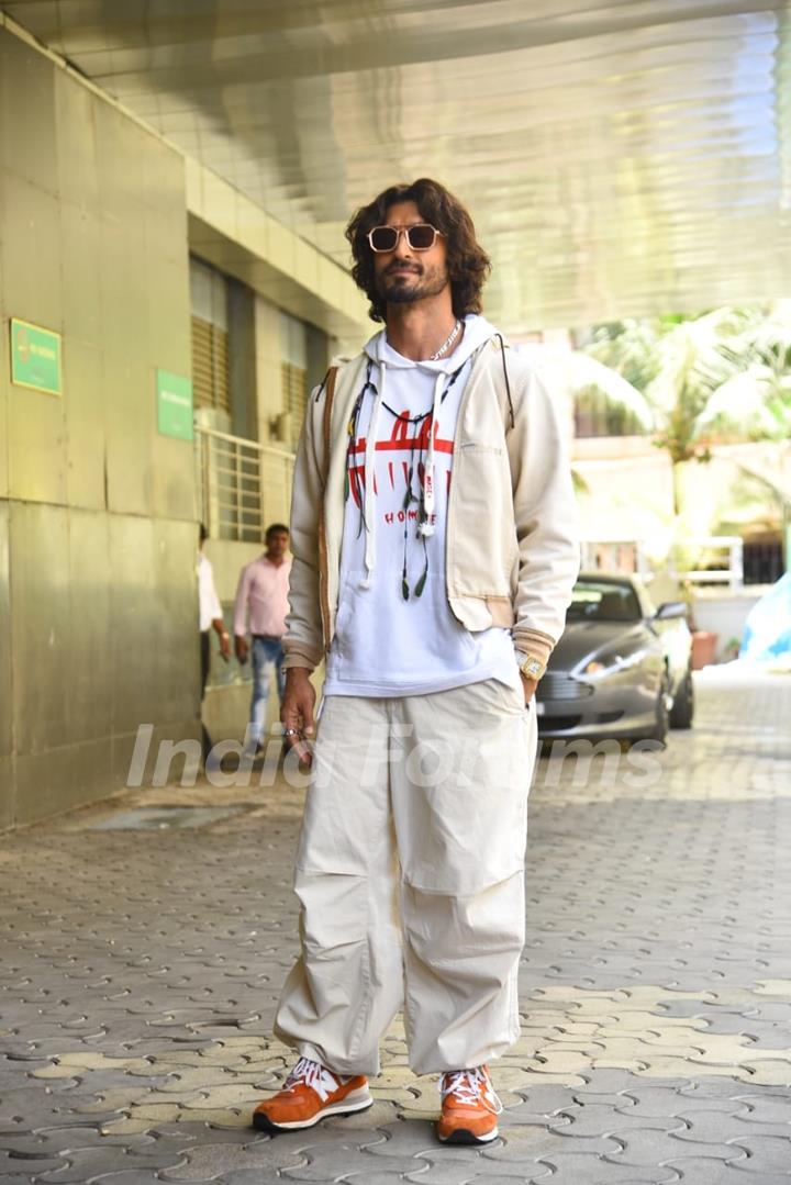 Vidyut Jammwal spotted at the trailer launch of the Khuda Haafiz Chapter II: Agni Pariksha in the city 