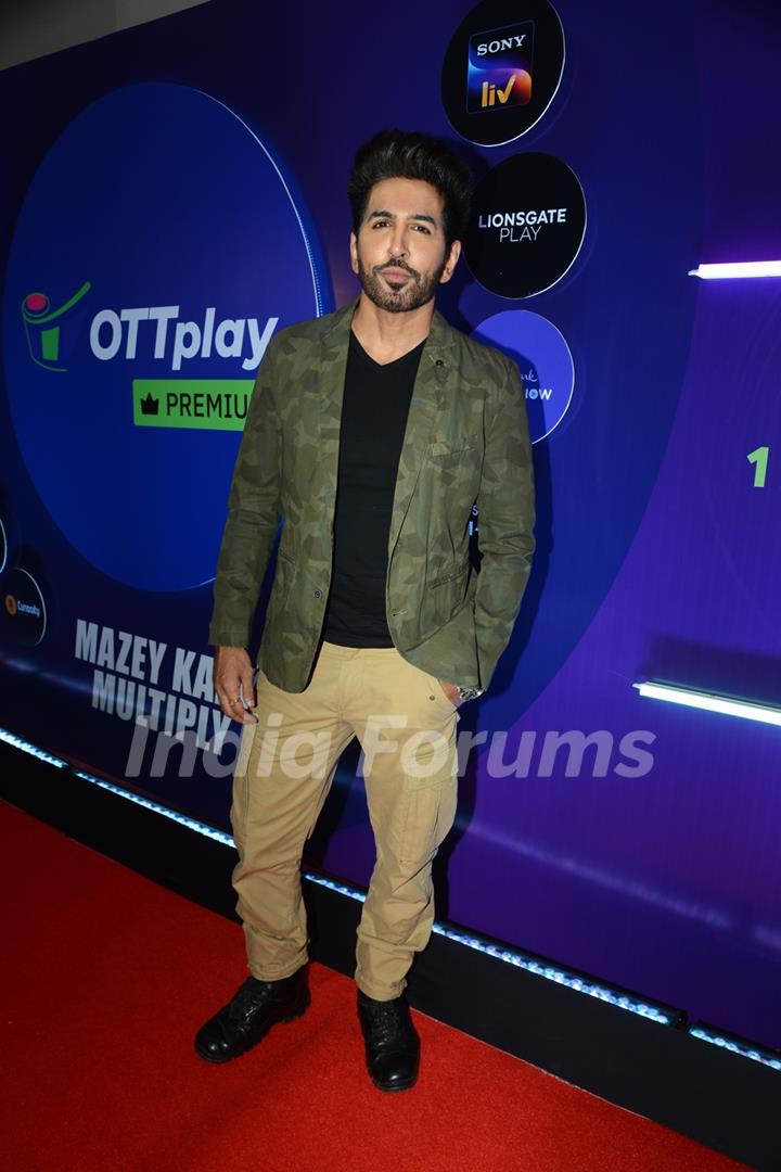 Vishal Kotian clicked at the launch of OTT Play Premium