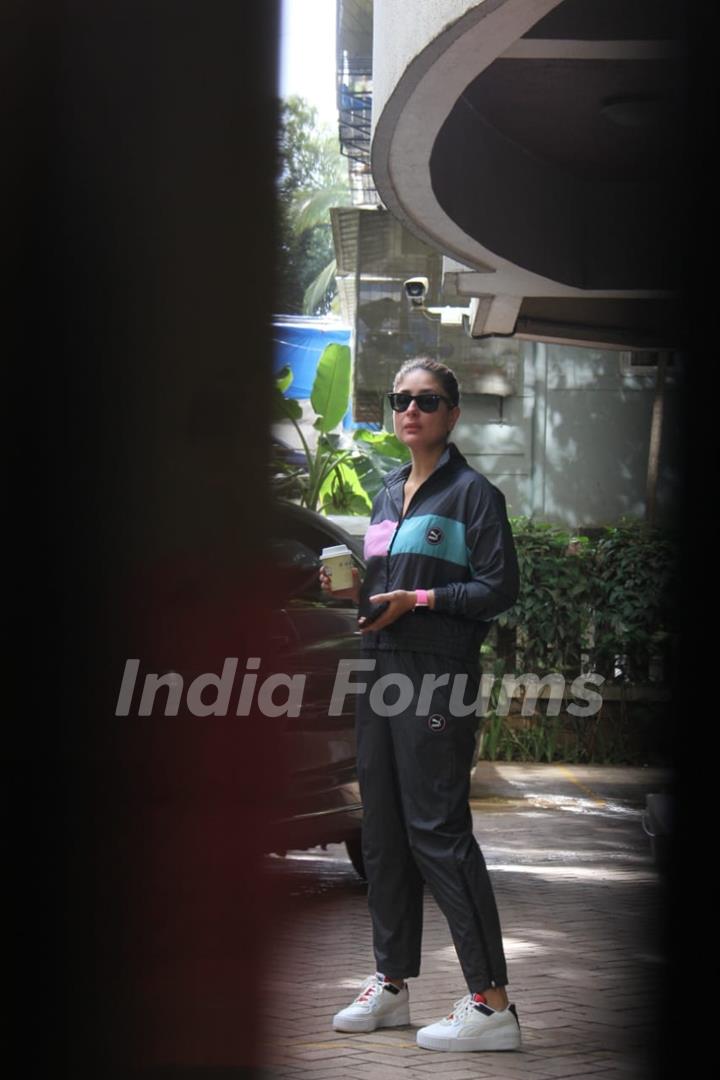 Kareena Kapoor spotted at Bandra