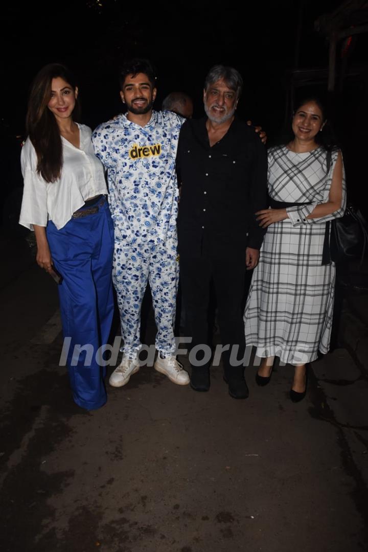 Zeeshan Khan poses his girlfriend Reyhna Malhotra and family spotted at Andheri