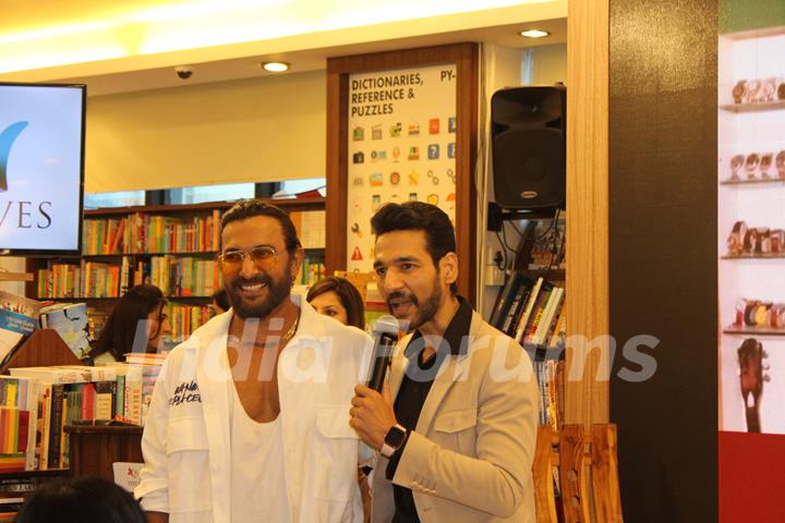 Umesh Pherwani and Terence Lewis spotted at the book launch 'The Body Switch' 