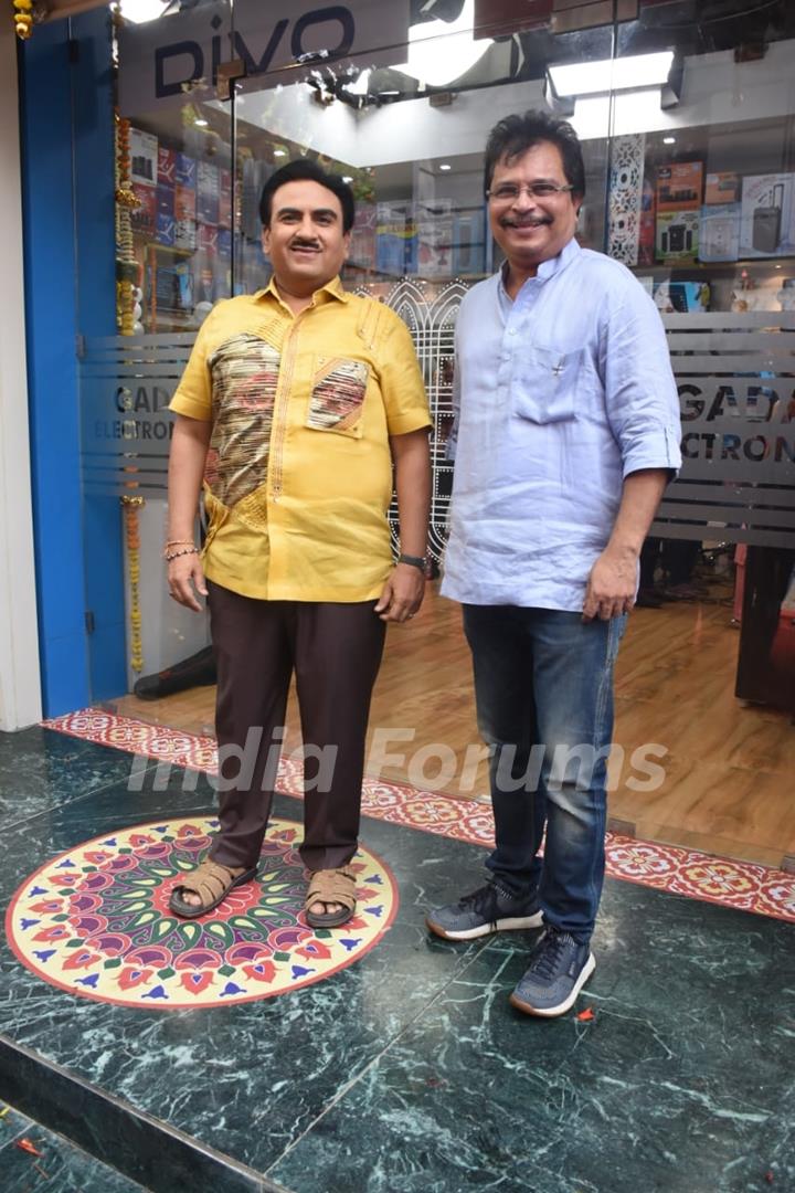 Dilip Joshi spotted set of Taarak Mehta Ka Ooltah Chashmah 