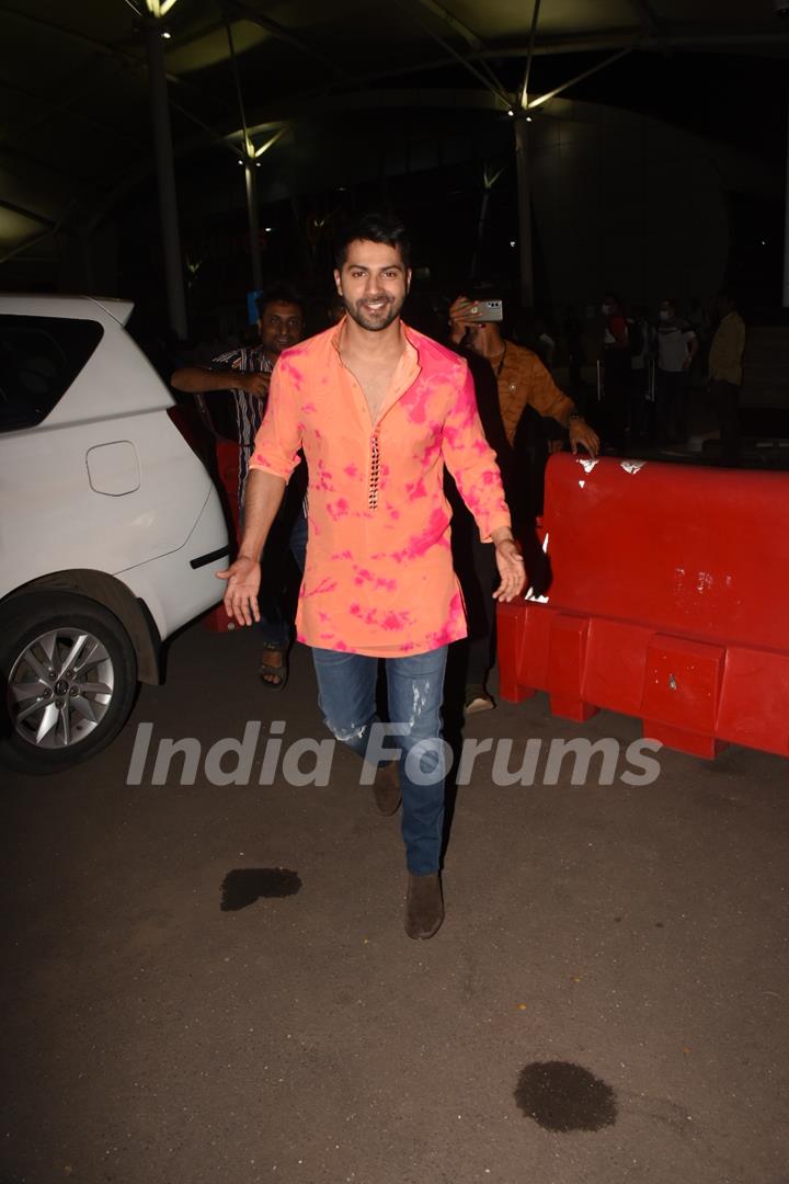 Varun Dhawan spotted at the Mumbai airport