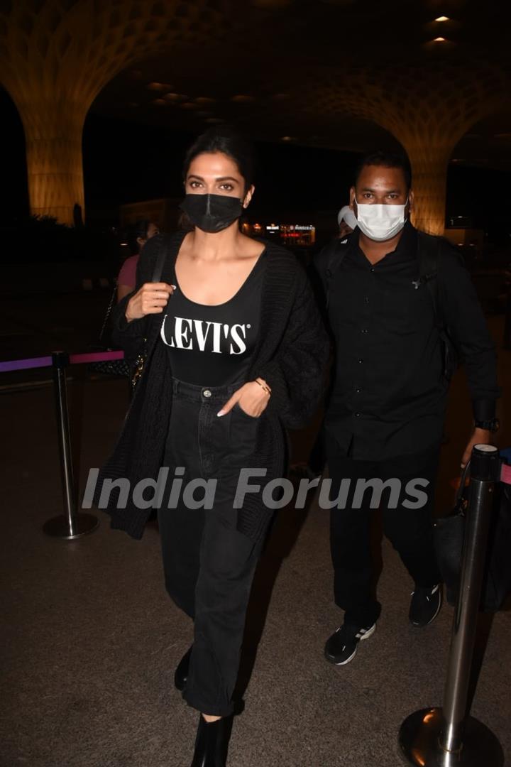 Deepika Padukone spotted at Mumbai airport