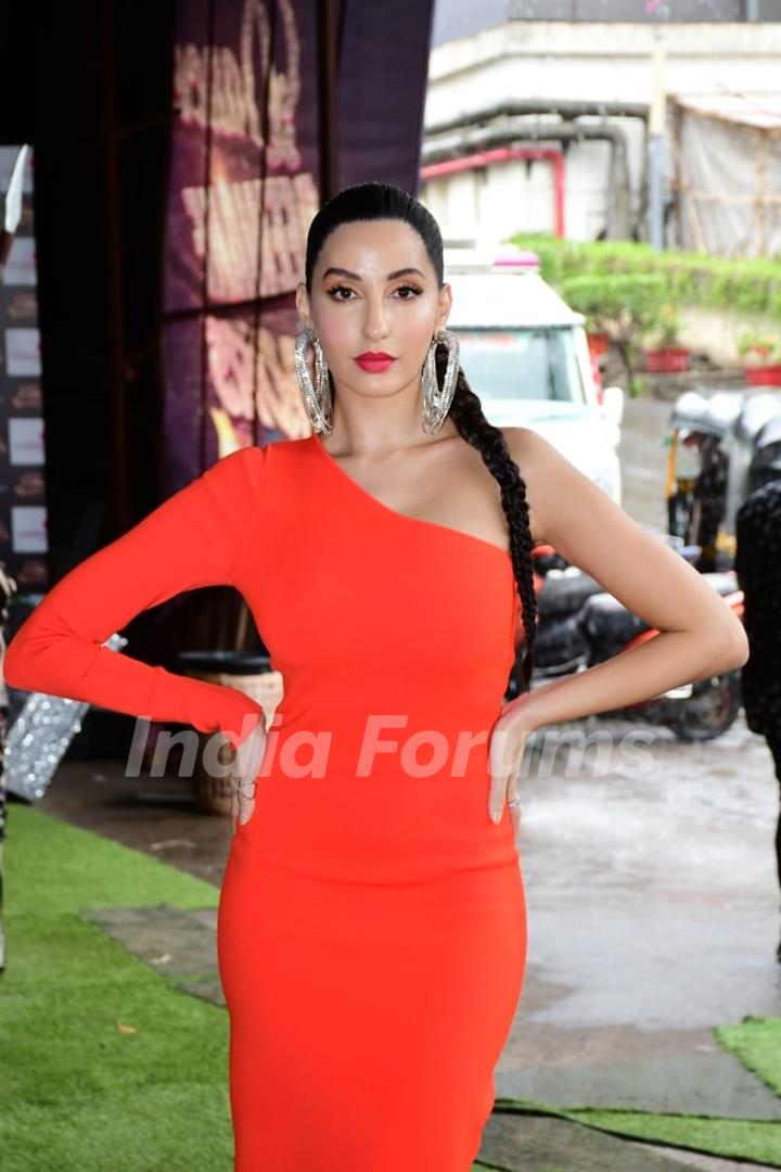 Nora Fatehi snapped at Dance Deewane Juniors set