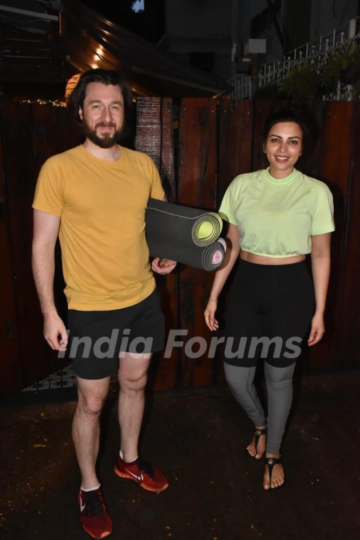 Shama Sikander spotted with husband James Millinor at Yoga Class khar