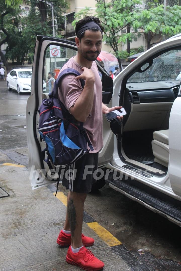 Kunal Khemu spotted at Khar