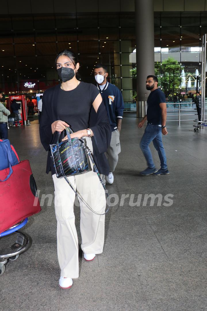 Athiya Shetty spotted at the Mumbai airport