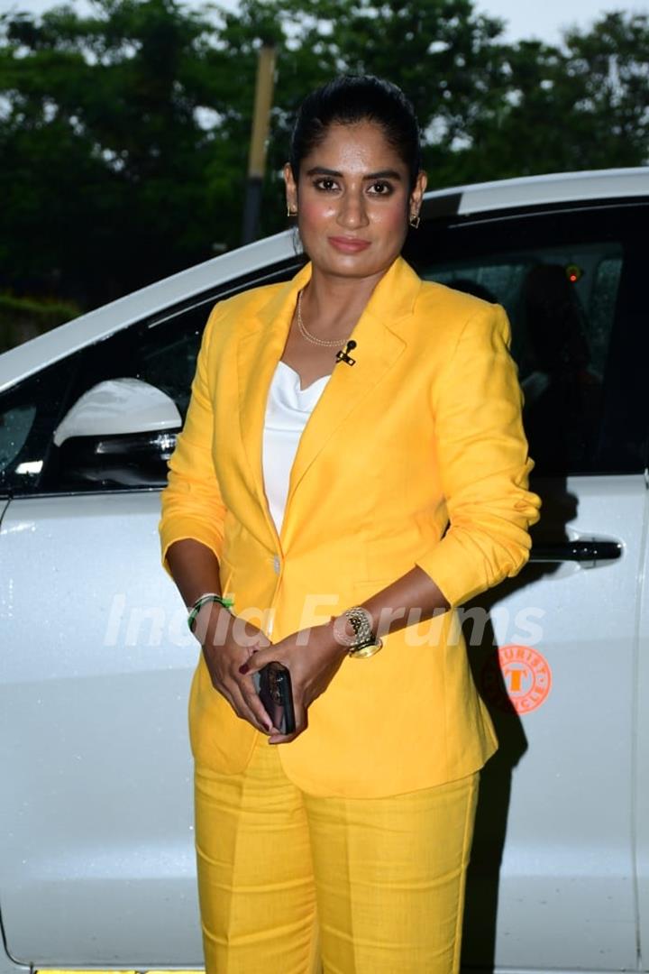 Mithali Raj clicked on the sets of Dance Deewane Juniors