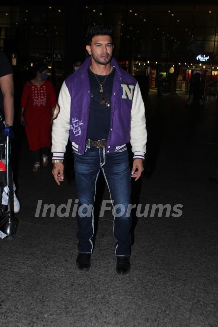 Sahil Khan spotted at Mumbai airport