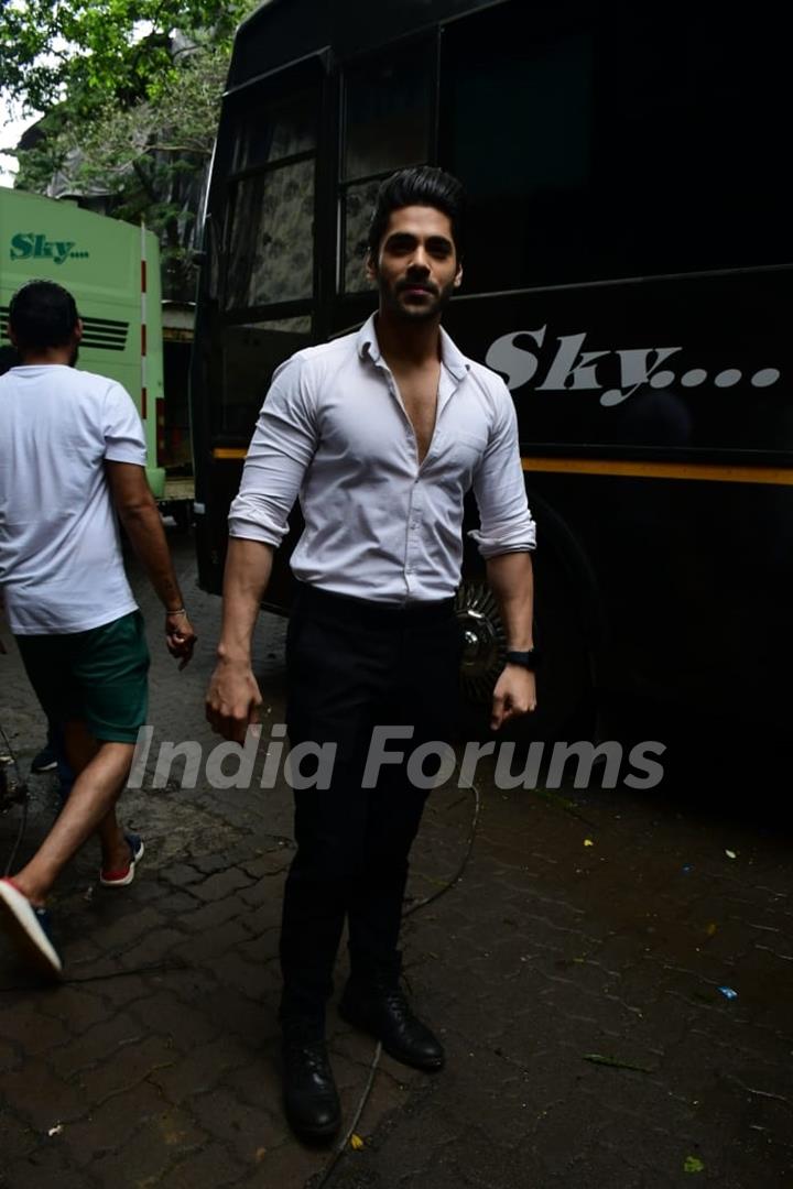 Simba Nagpal snapped on the sets of Naagin 6