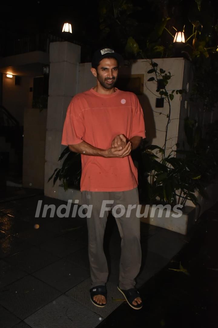 Aditya Roy Kapur spotted in Bandra