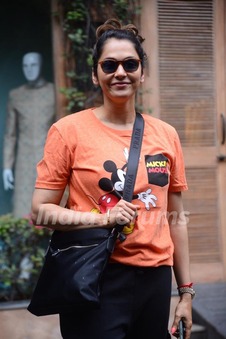  Isha Koppikar spotted in Bandra