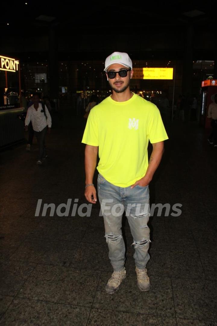 Aayush Sharma spotted at the mumbai airport