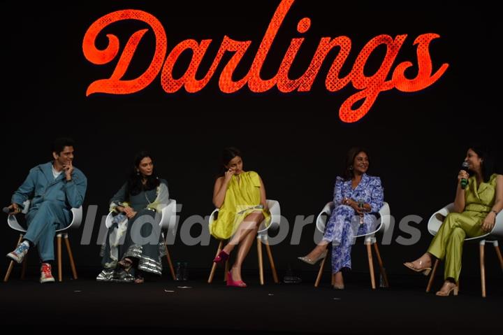 Alia Bhatt, Vijay Varma snapped at Darlings trailer launch