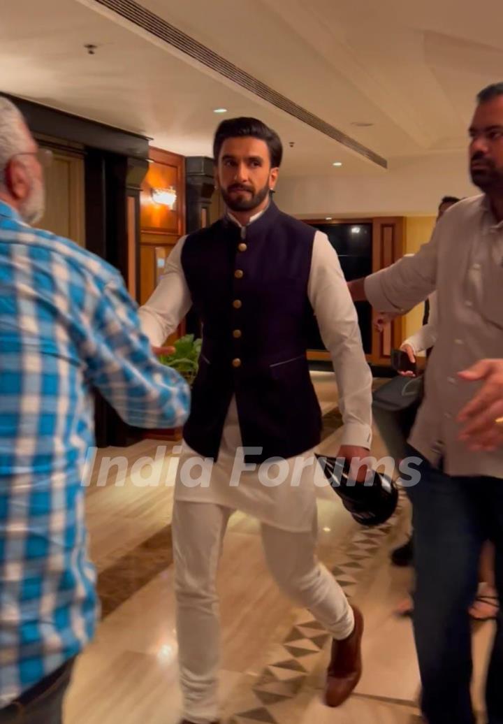 Ranveer Singh spotted in Bandra