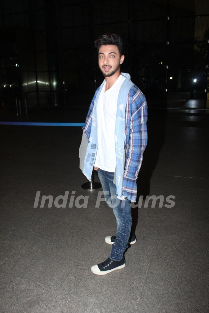 Aayush Sharma spotted at the Mumbai airport