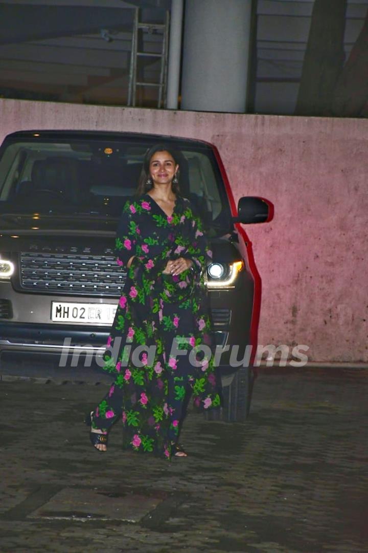 Alia Bhatt spotted at Sanjay Leela Bhansali office 