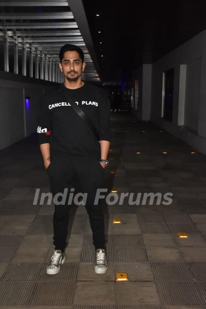 Siddharth clicked at Huma Qureshi birthday bash in Bandra