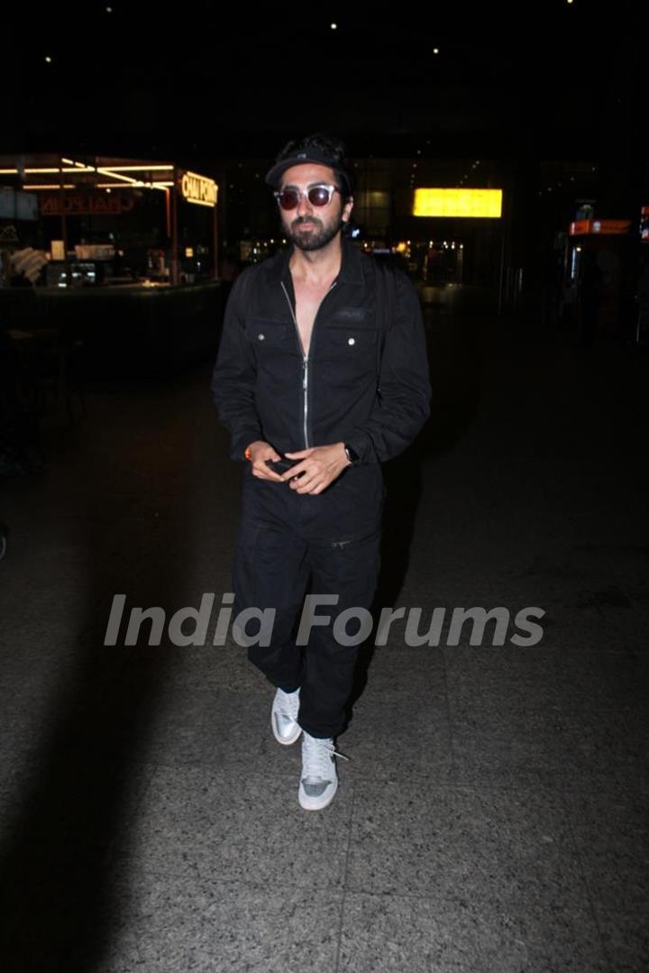 Ayushmann Khurrana spotted at the Mumbai airport 