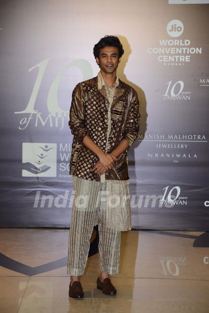 Babil Khan grace the red carpet of Manish Malhotra’s Mijwan Couture show