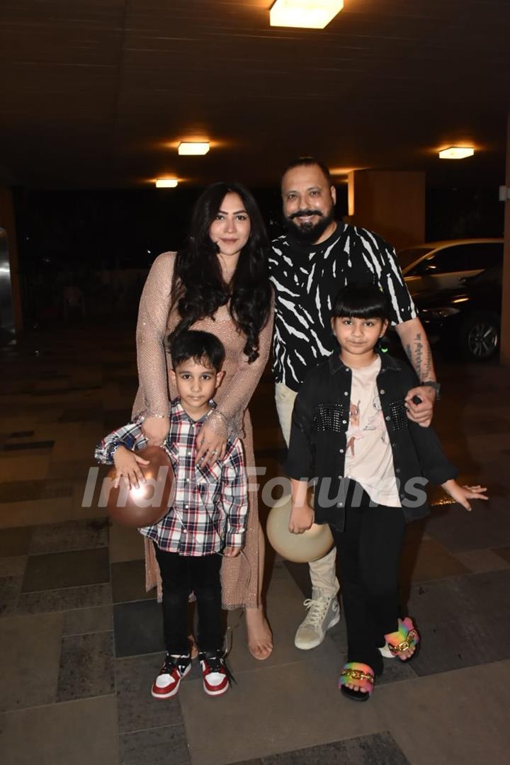 Vanessa Walia, Bunty Walia poses with kids in the city 