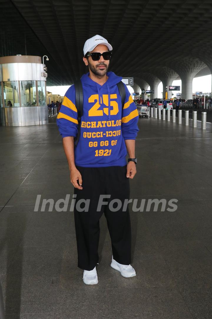 RajKummar Rao sppotted at the Mumbai airport