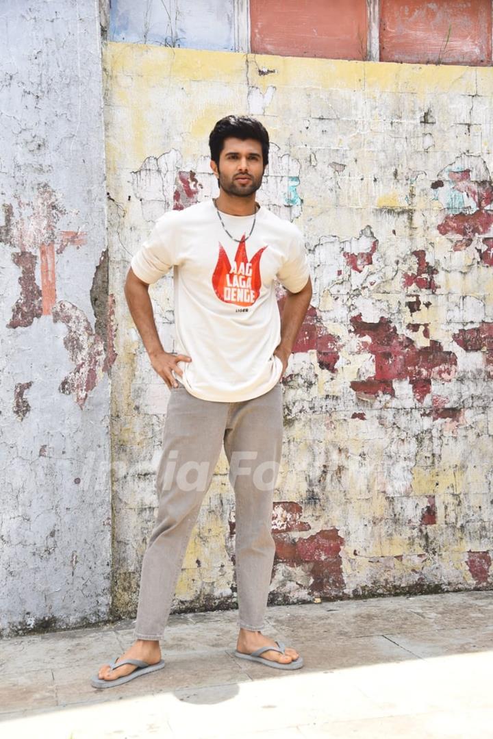 Vijay Deverakonda snapped promoting his upcoming film Liger on sets of The Laughter Challenge