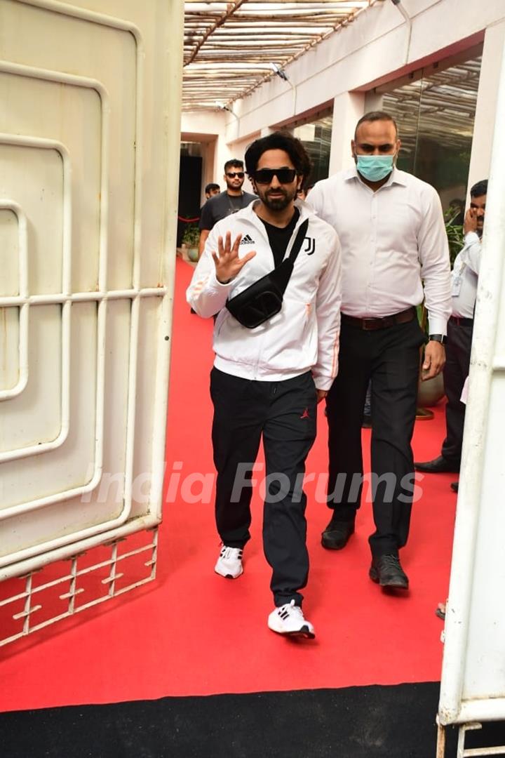 Ayushmaan Khurrana spotted in juhu