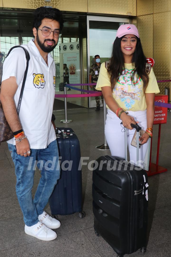 Sachet Tandon, Parampara Tandon snapped at the Mumbai airport 