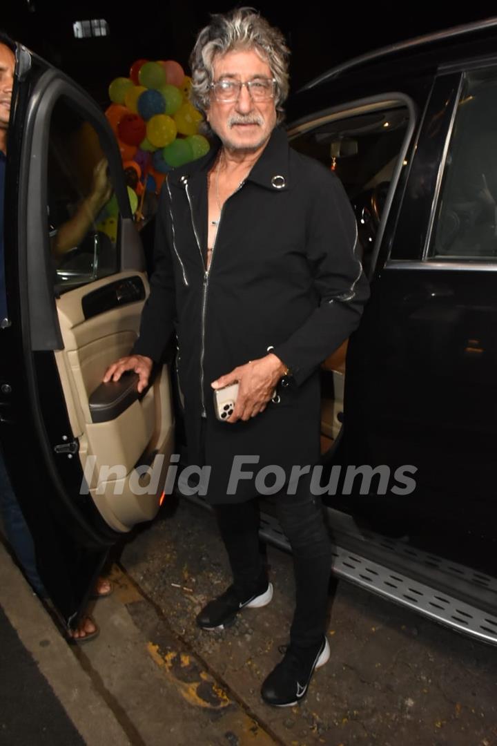 Shakti Kapoor celebrate the shooting wrap of the film Trial Period