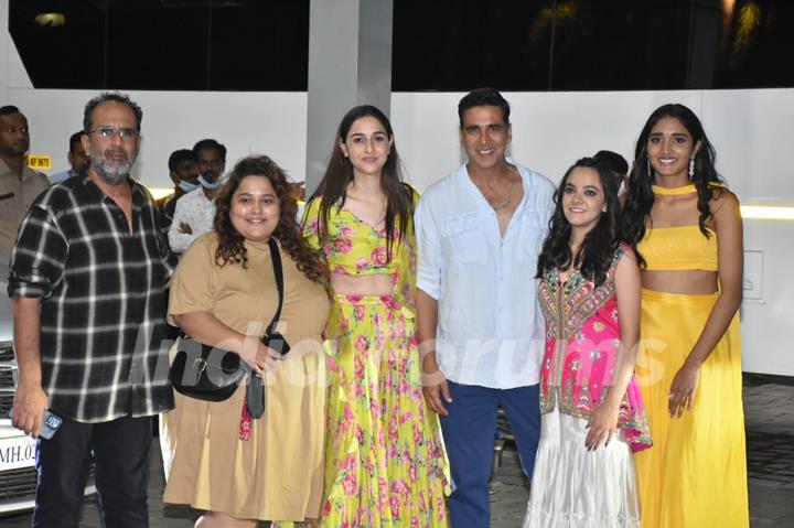 Akshay Kumar, Sadia Khateeb, Deepika Khanna, Sahejmeen Kaur, Smrithi Srikanth And Aanand L. Rai spotted at the Kalina airport