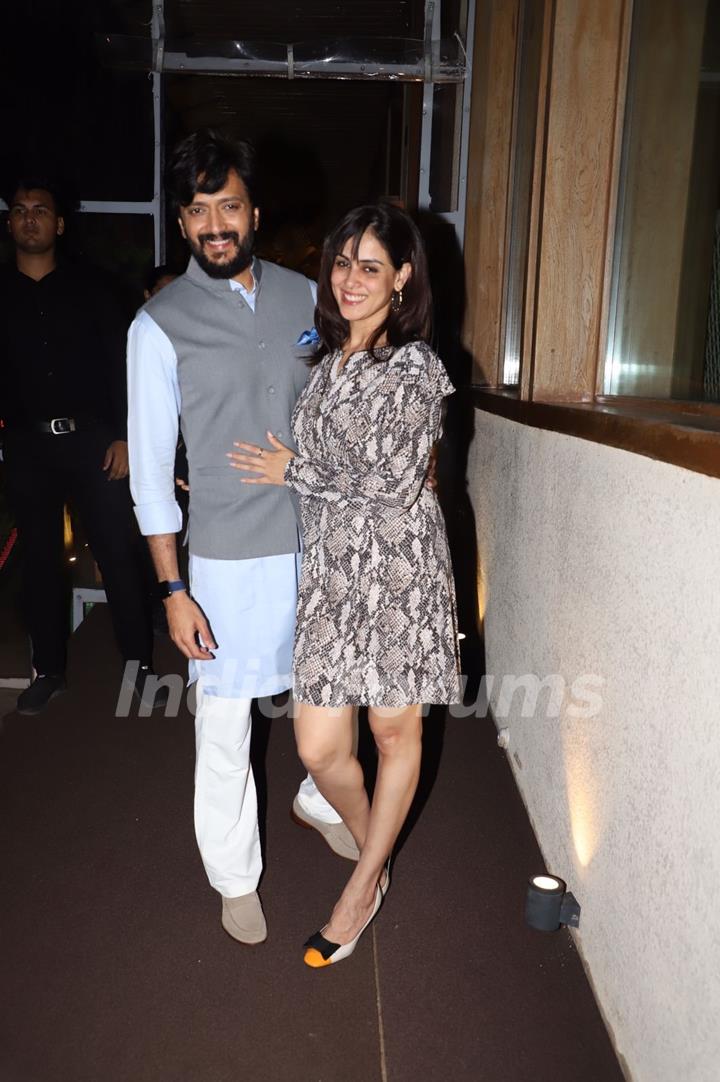 Riteish Deshmukh, Genelia D’Souza snapped at Bastian in Worli