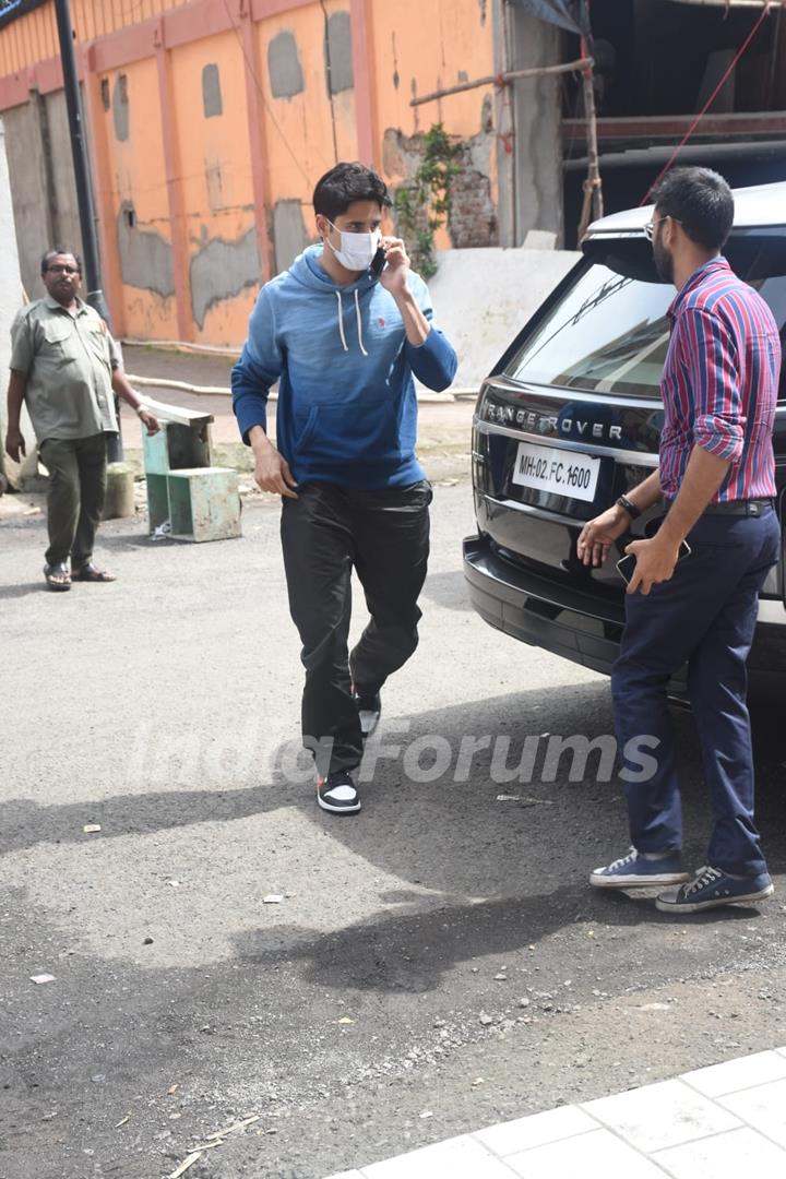 Sidharth Malhotra spotted in Andheri 