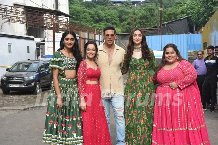 Akshay Kumar, Sadia Khateeb, Deepika Khanna, Sahejmeen Kaur, Smrithi Srikanth spotted promoting Raksha Bandhan in the city