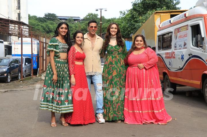 Akshay Kumar, Sadia Khateeb, Deepika Khanna, Sahejmeen Kaur, Smrithi Srikanth spotted promoting Raksha Bandhan in the city