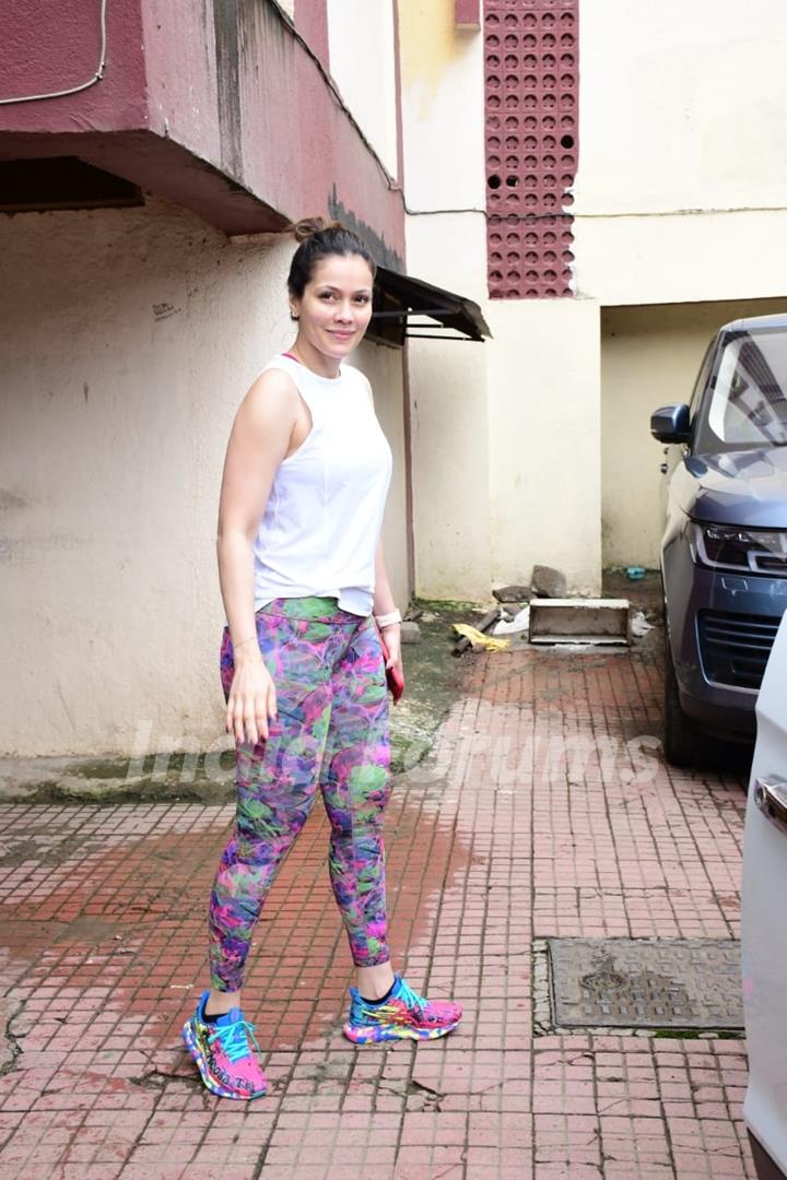 Waluscha De Sousa spotted in Bandra