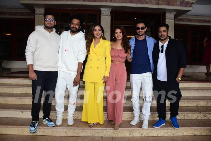 Aayush Sharma, Shakti Mohan, Neeti Mohan Nakash Azizul, Abhishek, Amol spotted promoting Chumma Chumma song at Radio City in Bandra