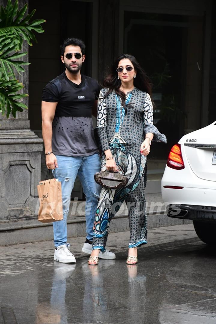Celebrities snapped in the city 