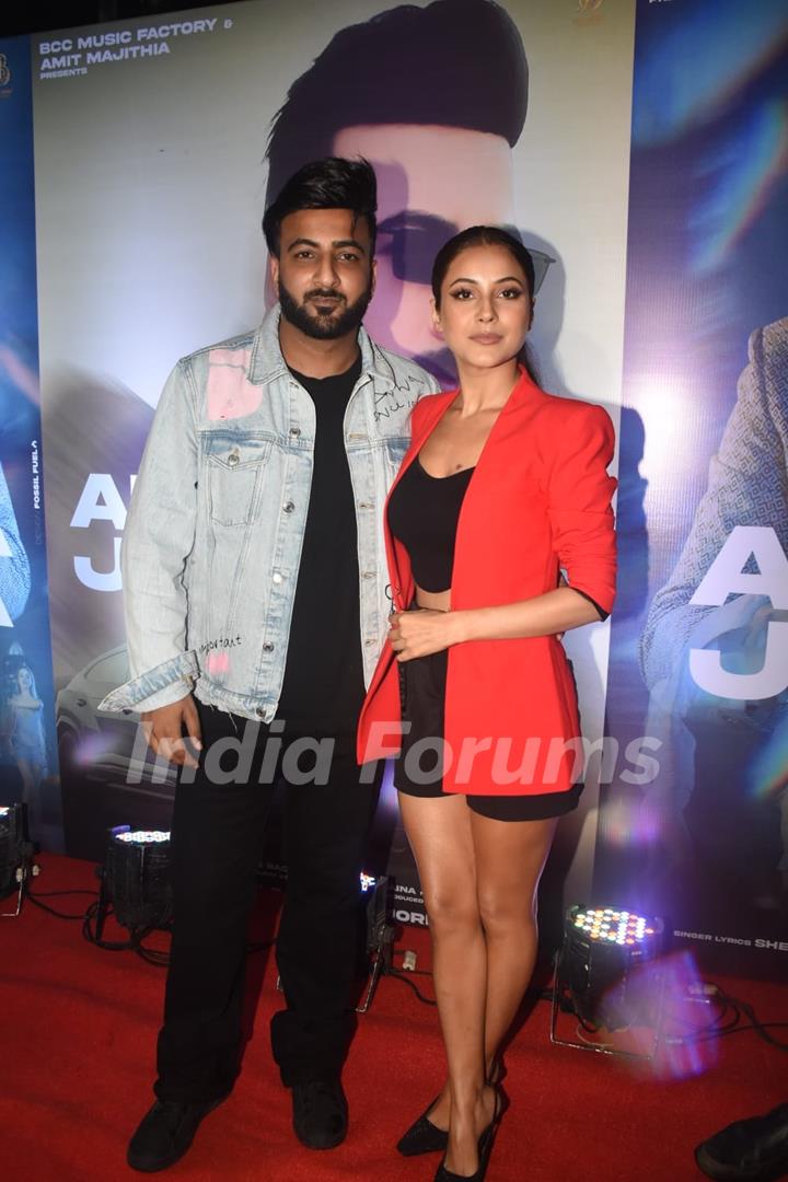 Shehnaaz Gill and Shehbaz Badesha clicked at the launch of the song Aunda Janda 