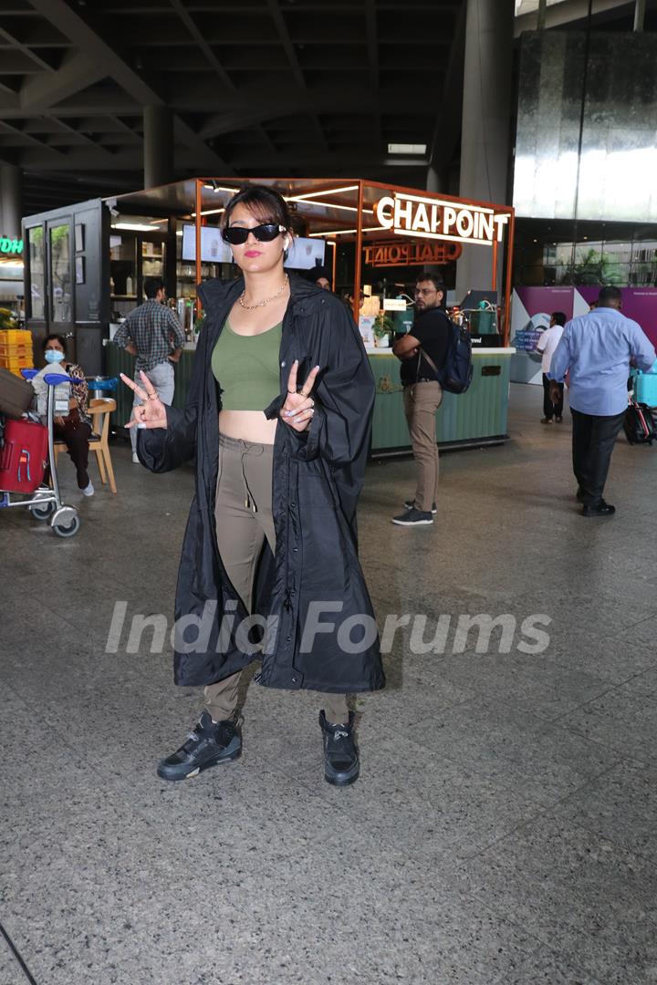 Aastha Gill spotted at the Mumbai airport