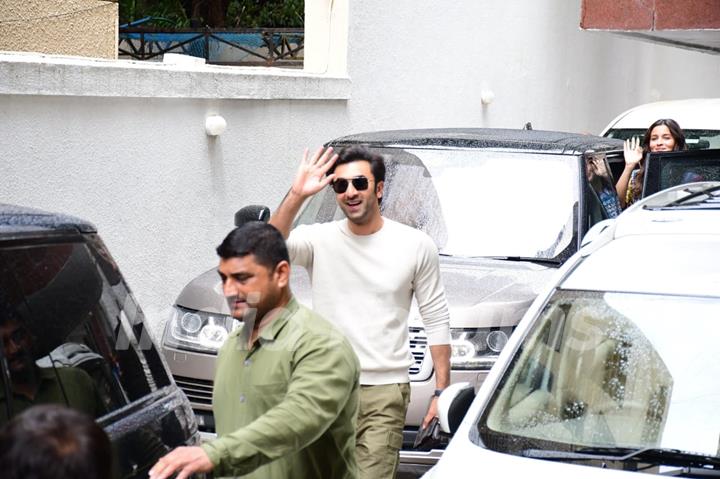 Alia Bhatt and Ranbir Kapoor spotted at Dharma office in Khar