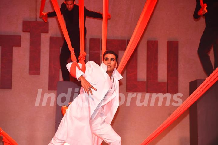 Akshay Kumar performed at the Trailer launch of CuttPutlli 