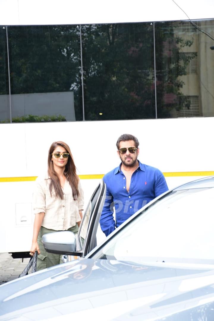 Pooja Hegde and Salman Khan spotted at Kalina airport