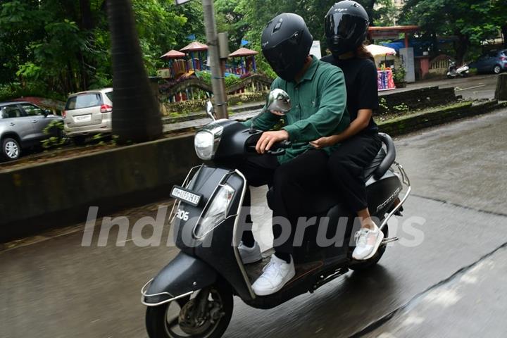 Virat Kohli and Anushka Sharma spotted in the city 