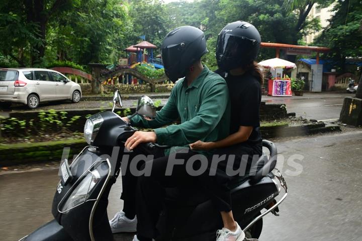 Virat Kohli and Anushka Sharma spotted in the city 